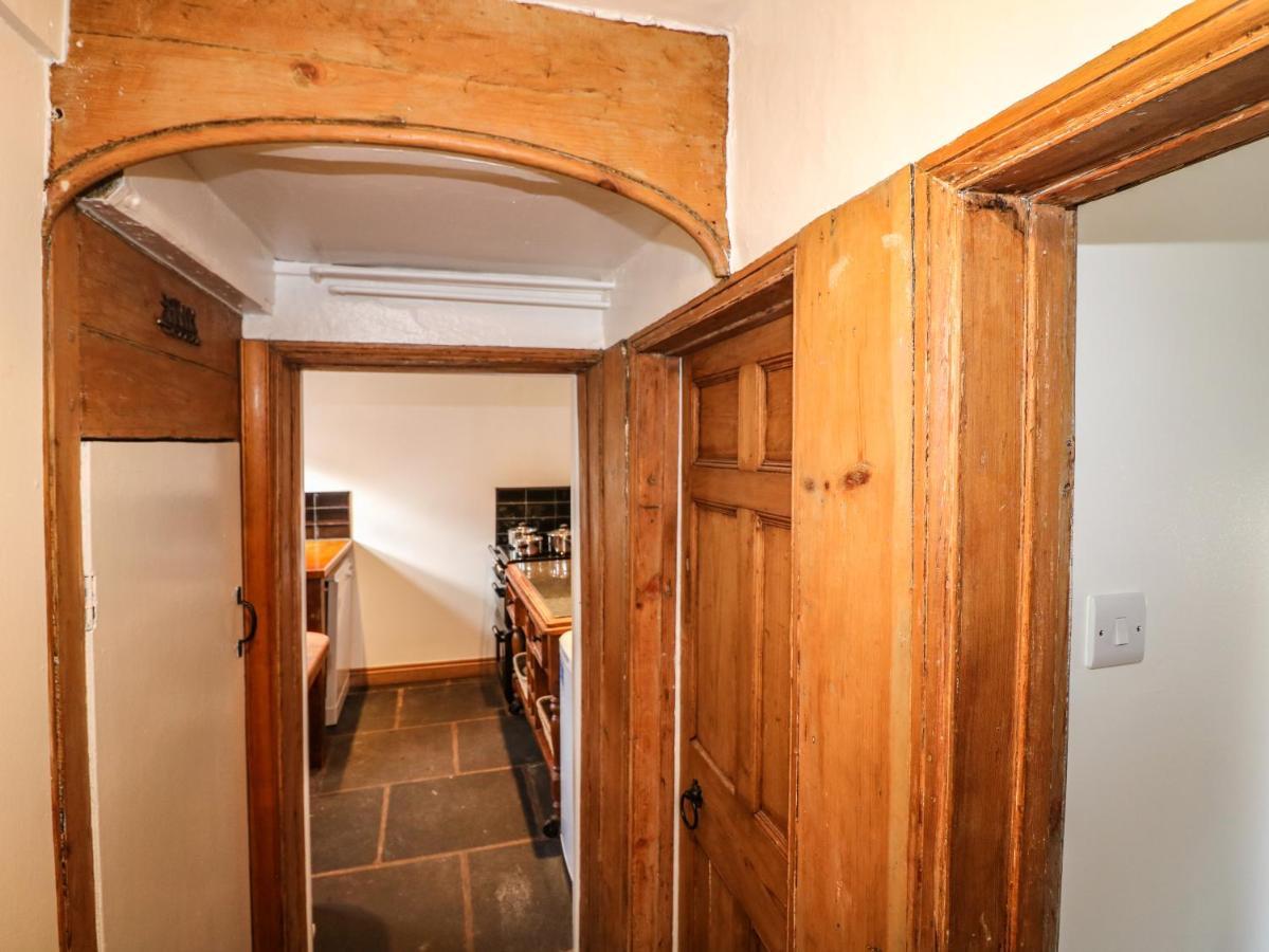 Hops Cottage Ашбърн Екстериор снимка